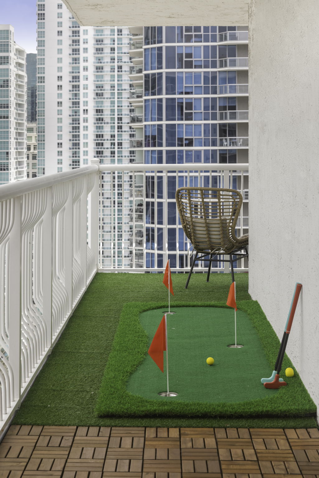 Private balcony mini putting green overlooking Brickell